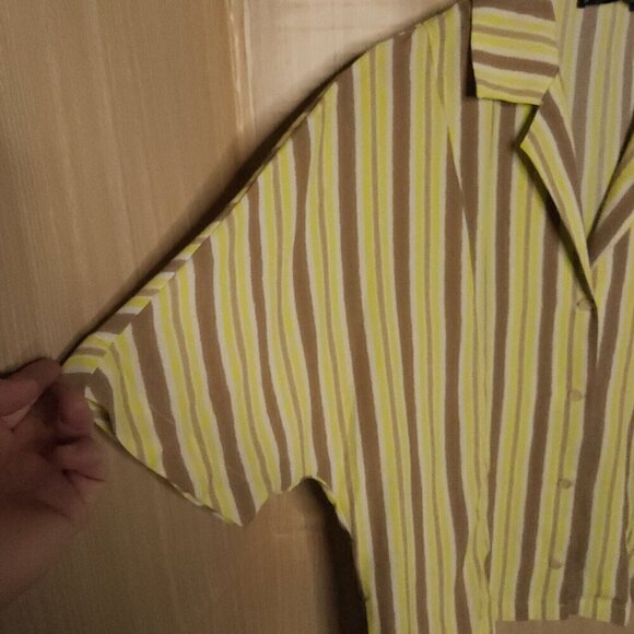 MNG Yellow Tan Striped Cropped Silky Flowy Button Down 6 - Picture 3 of 6